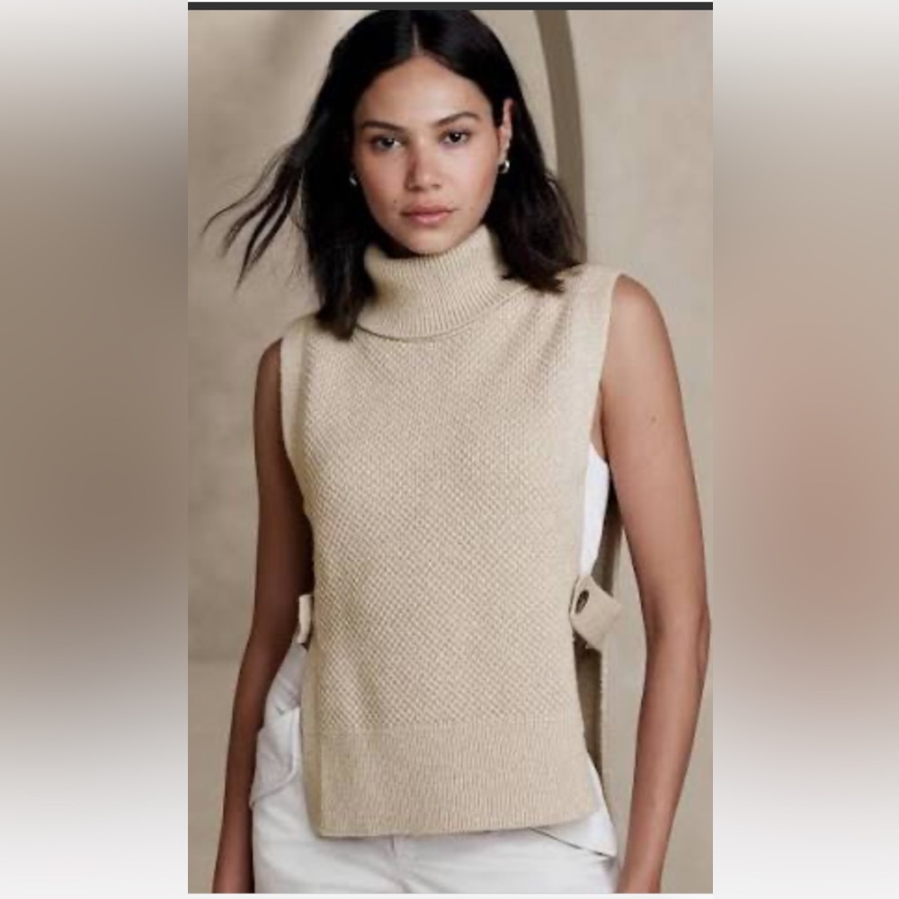 Banana Republic 🎁 NWT Tan Sweater Vest Turtleneck Side Strap Button Open Size S